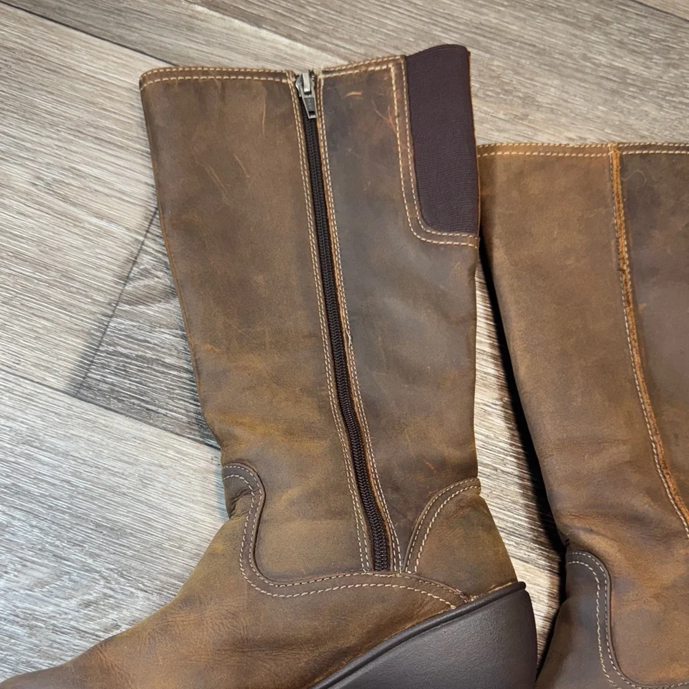 L.L. Bean Brown leather padded Boots woman’s size 8 (j77)
